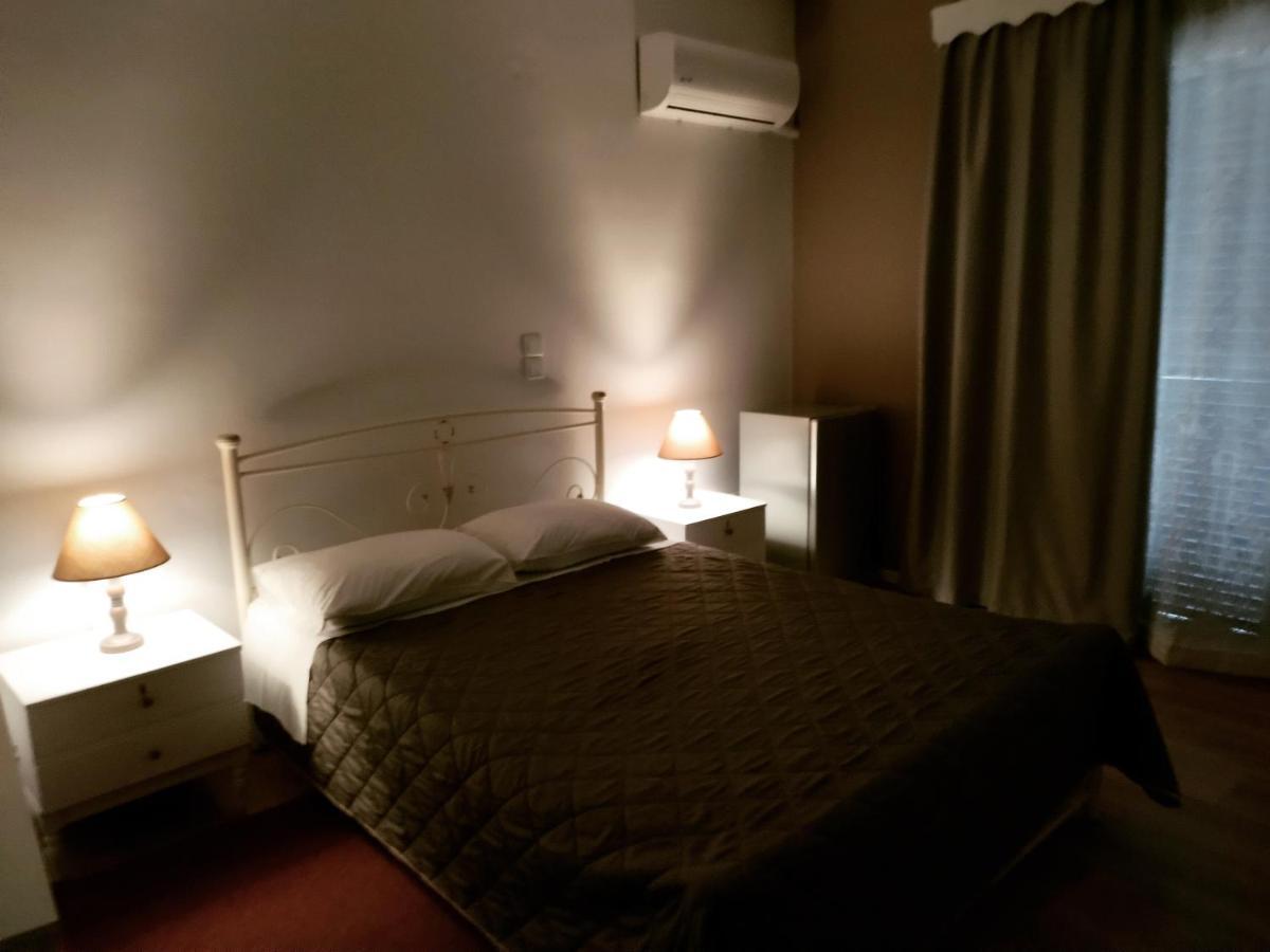 Hotel Διεθνές Zacharo Esterno foto